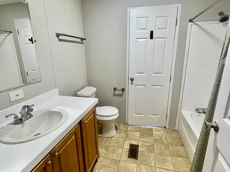 1838 Prairie Ct — Photo 12