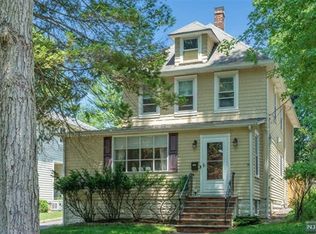 14 Sunset Rd, Demarest, NJ 07627