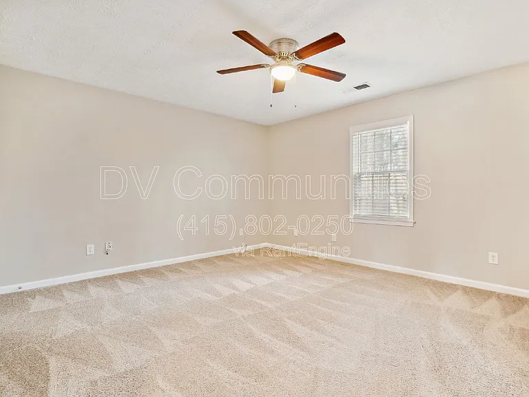 1605 Sugar Plum Dr SW — Photo 4