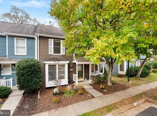 1550 Poplar Grove Dr, Reston, VA 20194