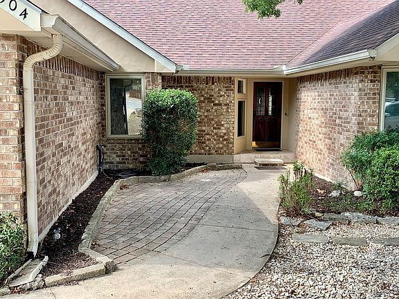 2nd image of 1304 Malibu Dr N