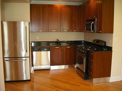 1st image of 6935 N Oakley Ave APT 1