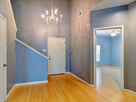 3rd image of 6936 Allen Place Dr