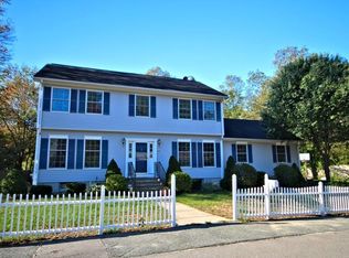 28 Manor Rd, Holbrook, MA 02343