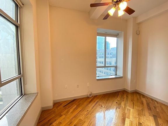 3rd image of 2928 41st Ave APT 806