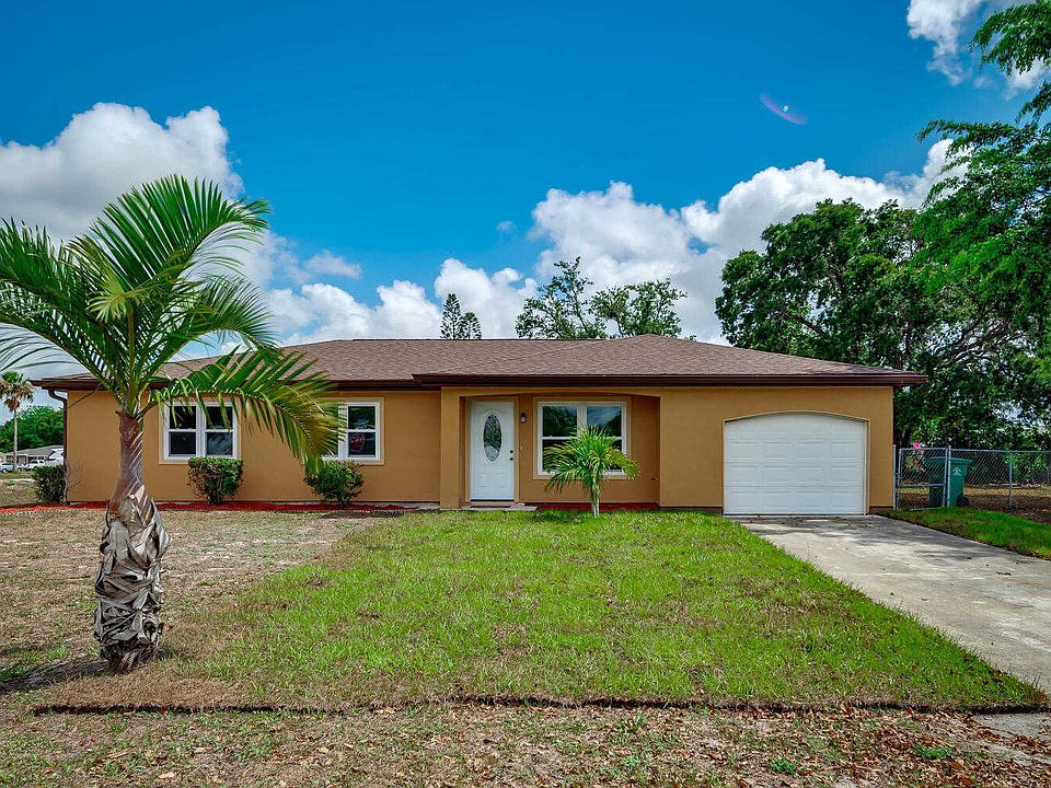 1st image of 302 SW Eastport Cir