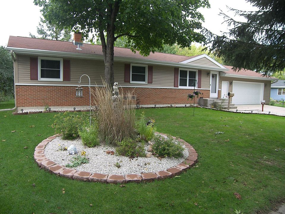 2nd image of 10 Utah Ct