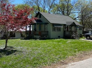 401 E Devon St, Independence, MO 64055