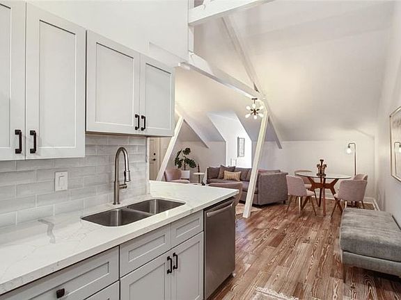 5th image of 1139 Royal St #C