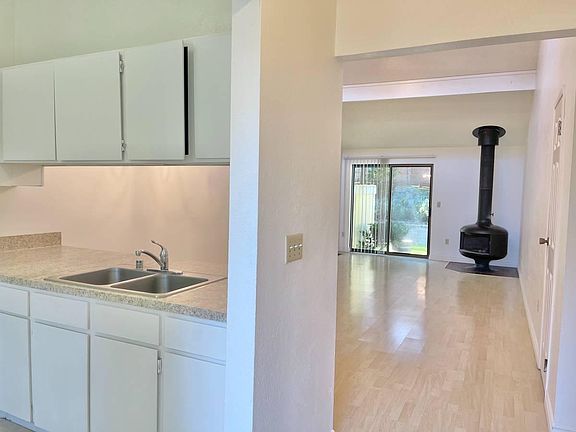 3rd image of 752 140th Ave SE #752