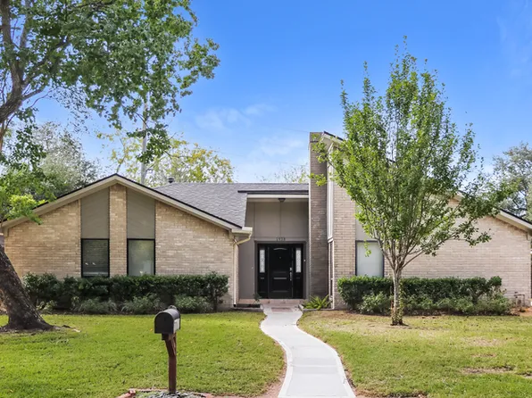 1918 Briarturn Dr, Houston, TX 77077