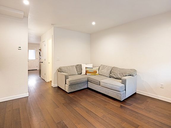 3rd image of 1400 Burns St Unit 10