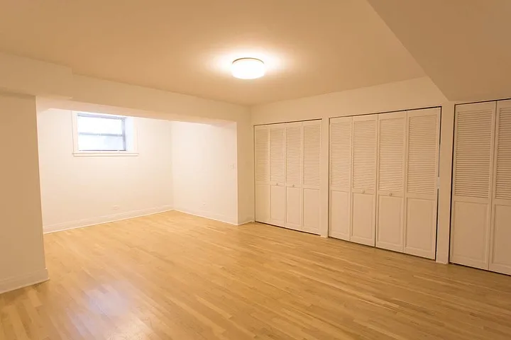 5512 S. Hyde Park Boulevard — Photo 17