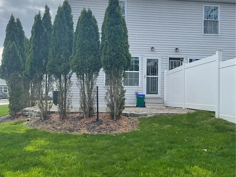 304 Central Park Ave — Photo 18