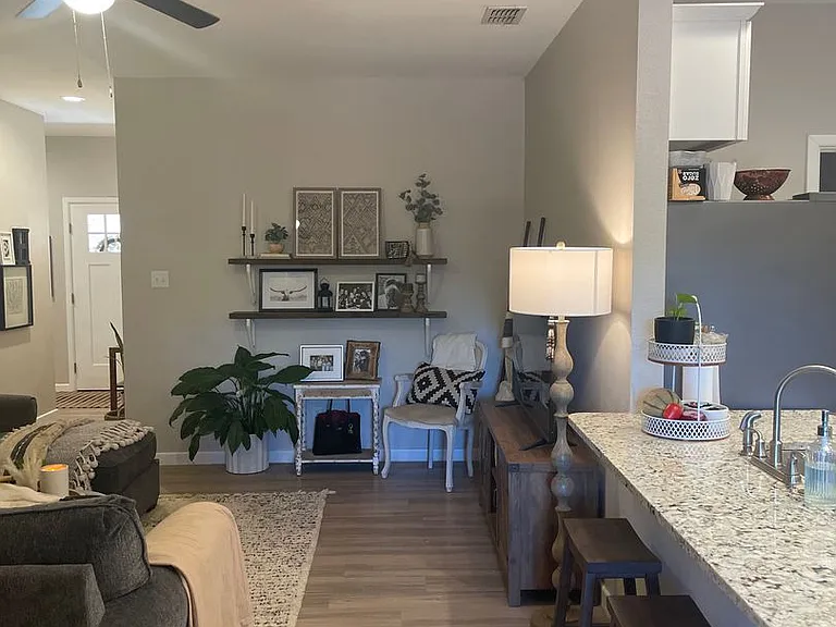 1638 Merchant St — Photo 21