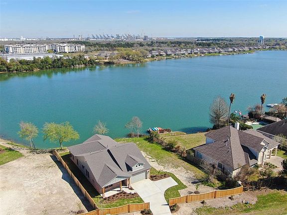 19000 sf lot waterfront