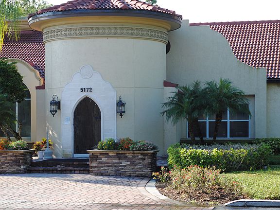 CLUB HOUSE ENTRANCE
