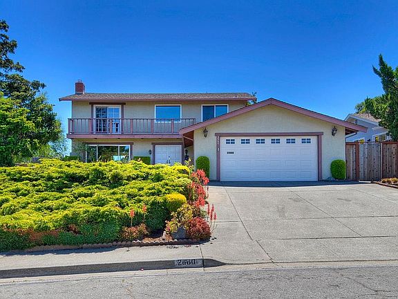 2nd image of 2660 Comstock Cir