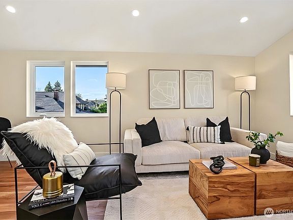4th image of 2412 Queen Anne Avenue N