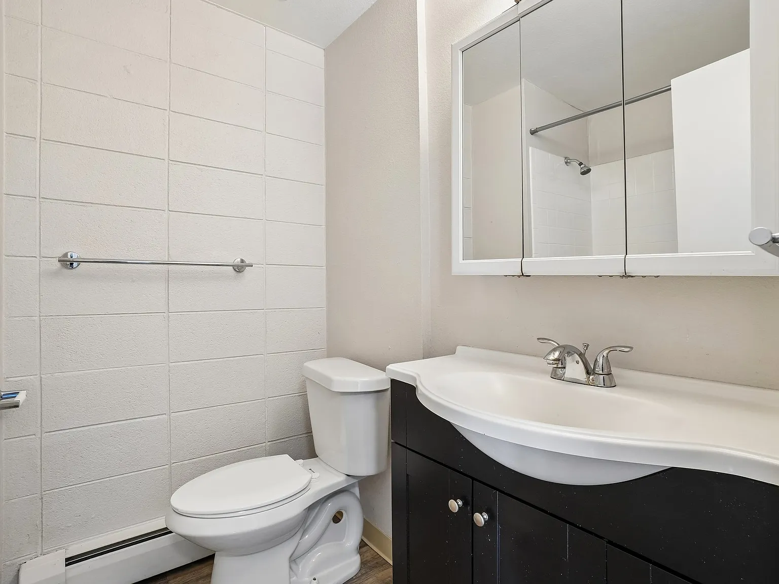Larimar Apartments — Photo 4