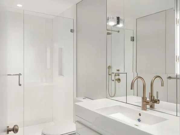 116 East 61st Street image 9 of 17