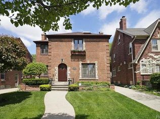 258 Moran Rd, Grosse Pointe Farms, MI 48236