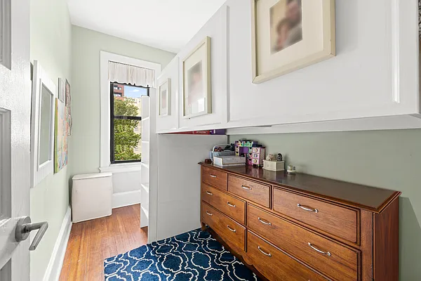 Sold by Compass | media 18