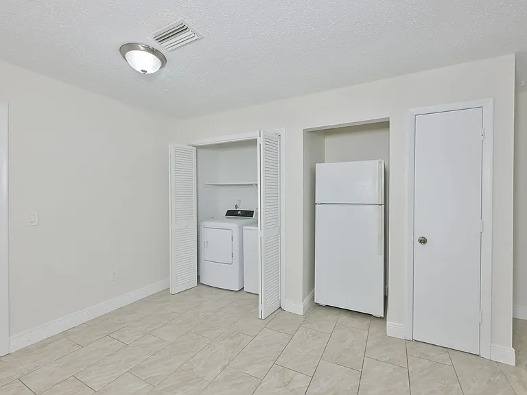 15616 Avalon Ave #1 — Photo 9