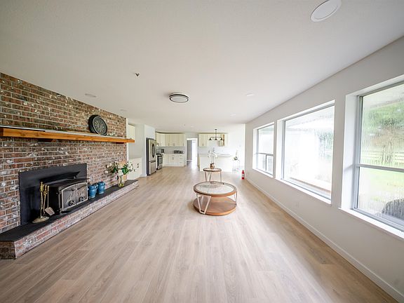 4th image of 40895 Henderson Rd