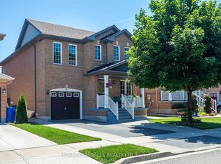 9 Fairhill Ave, Brampton, ON L7A 2A9