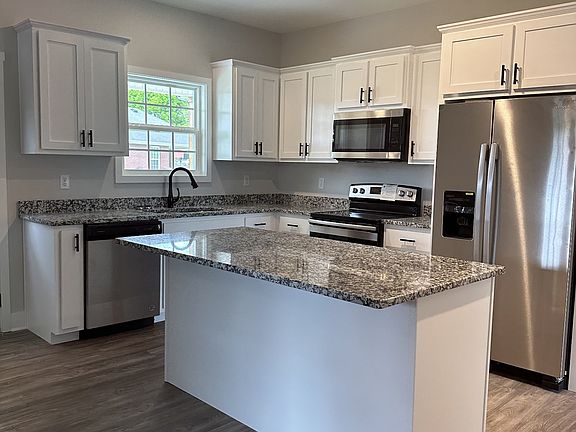 4th image of 632 W Adams St Lot 7