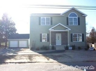 36 Ogden Rd, West Islip, NY 11795