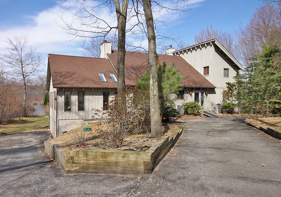 1st image of 271 Lakeview Dr