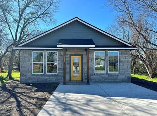 1115 Neches St, Lockhart, TX 78644