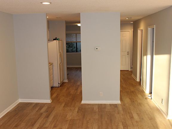 4th image of 723 Idlewood Ln