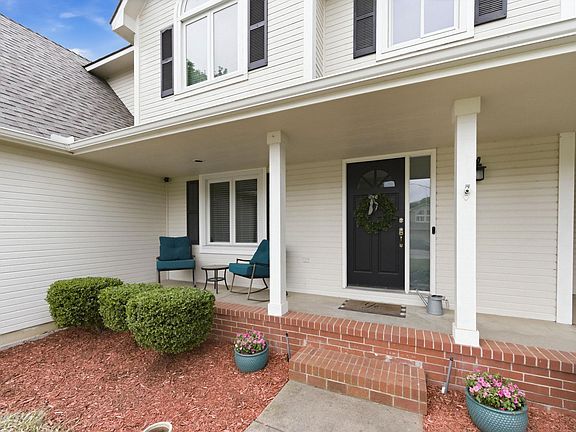 4th image of 2711 N Dublin Ct
