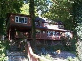 90 Stuart Rd E, Bridgewater, CT 06752