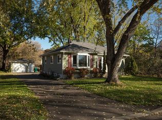 1235 Garden Ave, Roseville, MN 55113