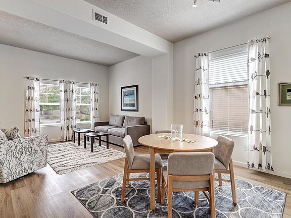 3rd image of 556 Minturn Ct NE