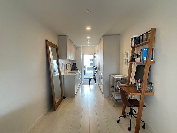4th image of 1120 Georgia St E #306