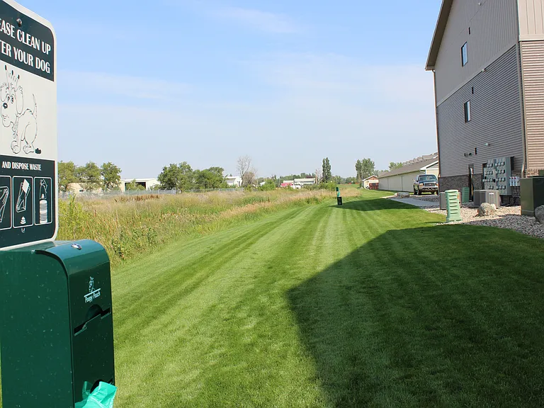 Dakota Commons Apartment Homes — Photo 7