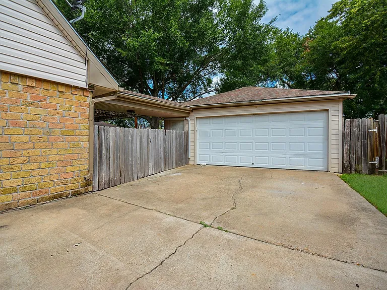 21318 Park Valley Dr — Photo 6