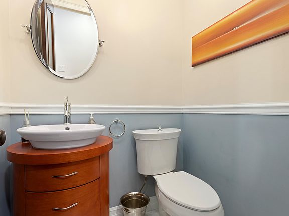 5th image of 847B E Broadway #B
