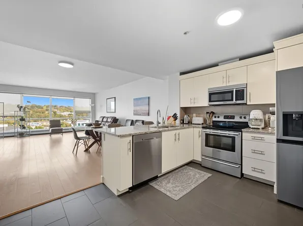 15 Kings Wharf Pl #501, Halifax, NS B2Y 0C2
