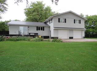 38783 150th St, Blue Earth, MN 56013