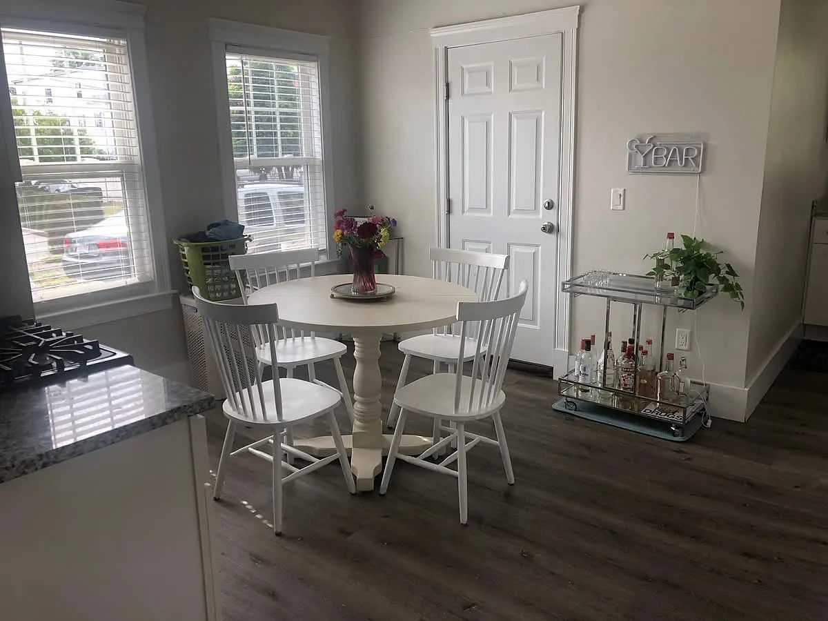 3 bed, 1000 sqft, $2,900 — Photo 4