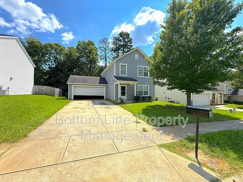 3 bed, 2.5 bath, 1496 sqft, $1,895 — Photo 1