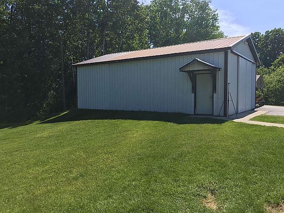Pole barn 