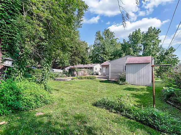 5th image of 610 Lilac Dr