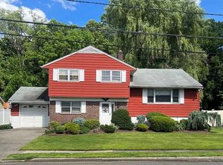 77 Richard Dr, Dumont, NJ 07628
